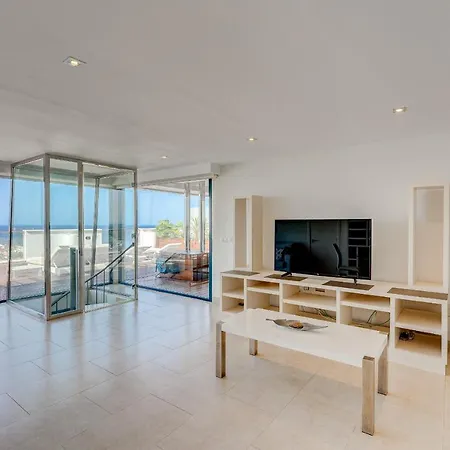 With Ocean View Mar شقة بالم مار